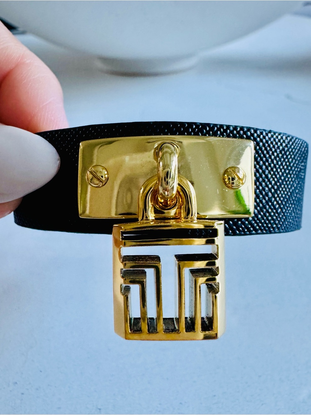 Authentic Tory Burch Black Textured Leather & Gold Logo Lock Bracelet - Picture 3 of 13